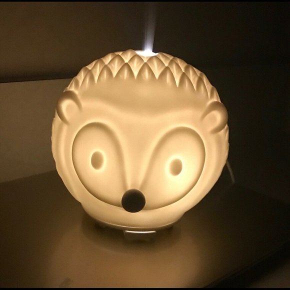 Mister Quill Hedgehog Essential Oil Diffuser - Picture 3 of 3